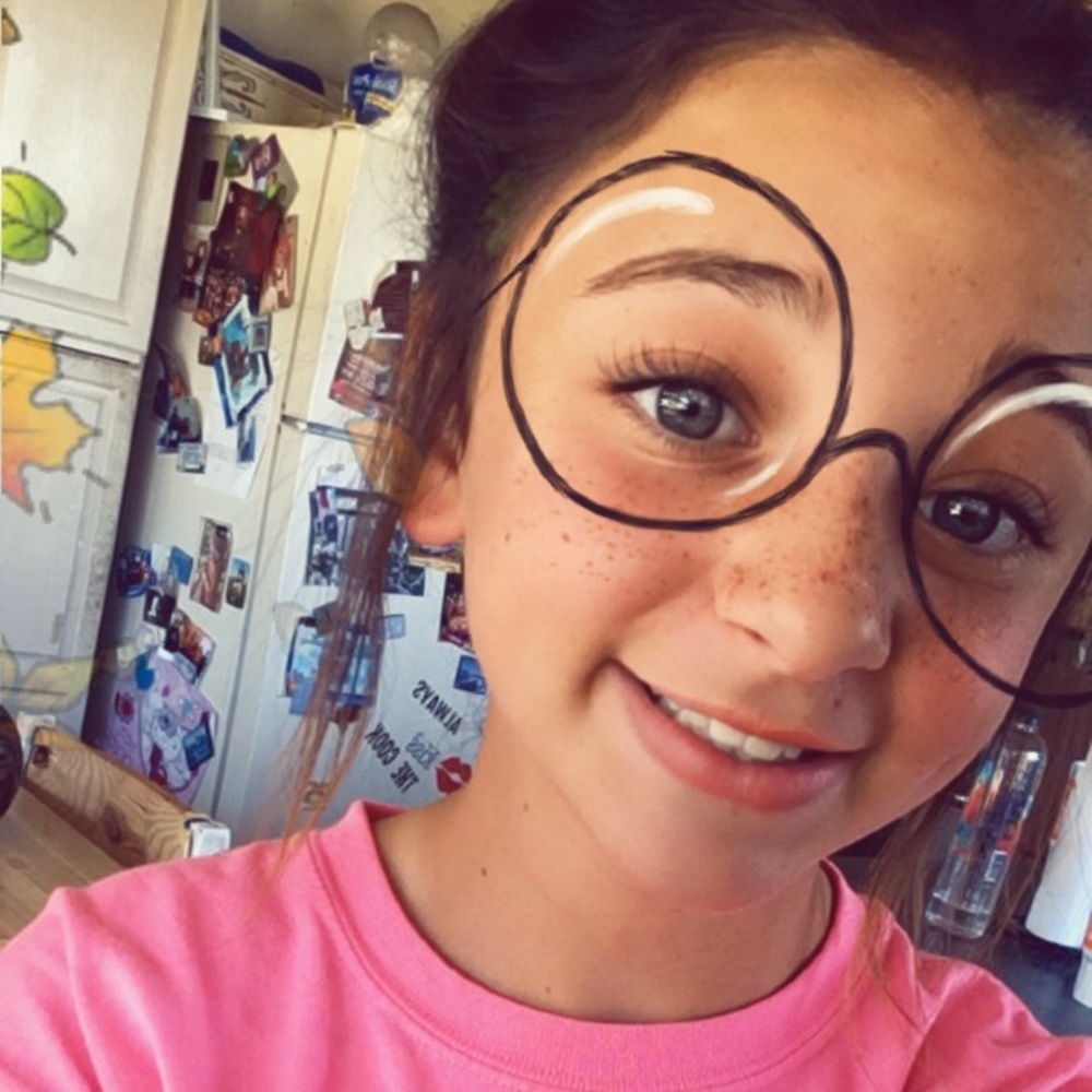 Meet your Posher, Emmi